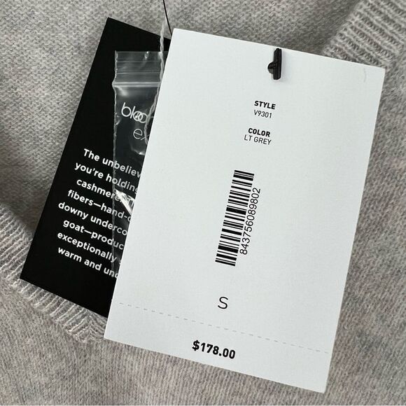 C by Bloomingdale’s Cashmere Sweater - Picture 4 of 4